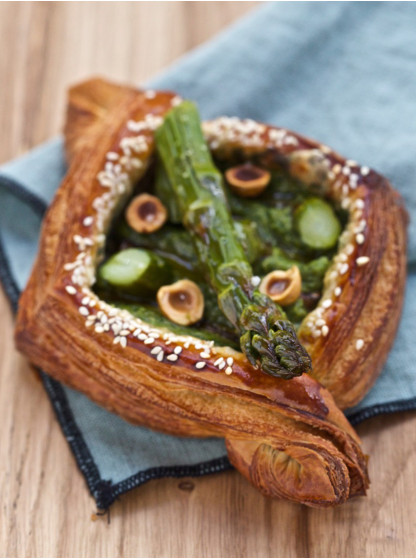FEUILLETÉ ASPERGES PESTO